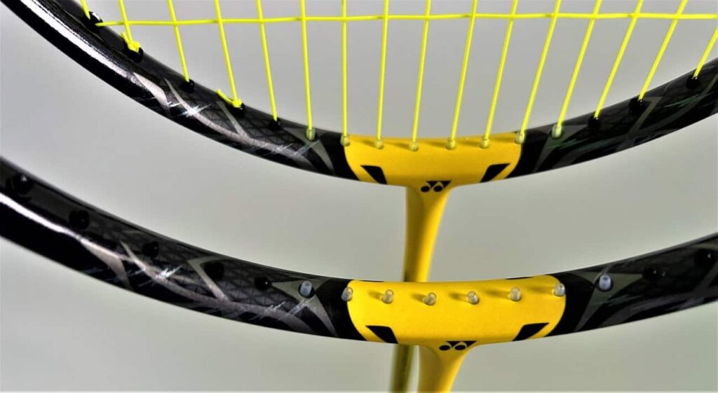 Raketka dlya badmintonu yonex nanoflare 1000 z