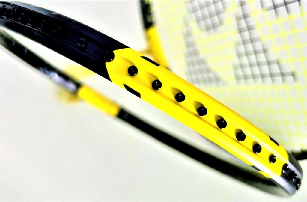 Raketka dlya badmintonu yonex nanoflare 1000 z